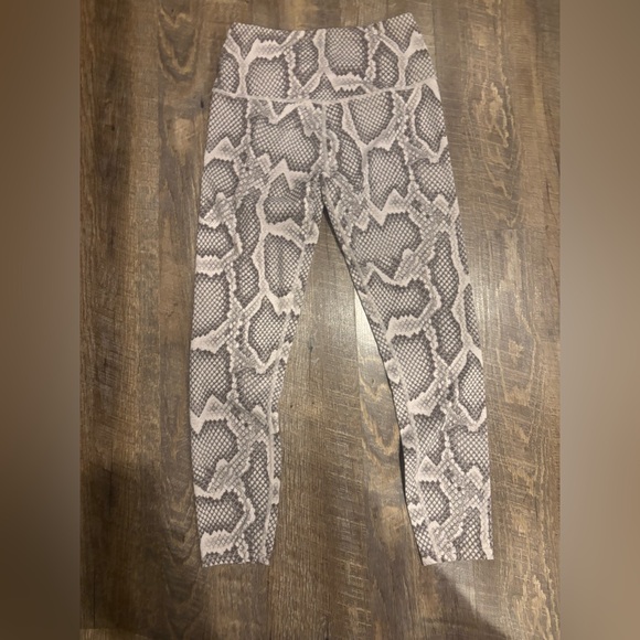 Varley | Let's Move High 25 Leggings in Alabaster Python - Picture 5 of 6